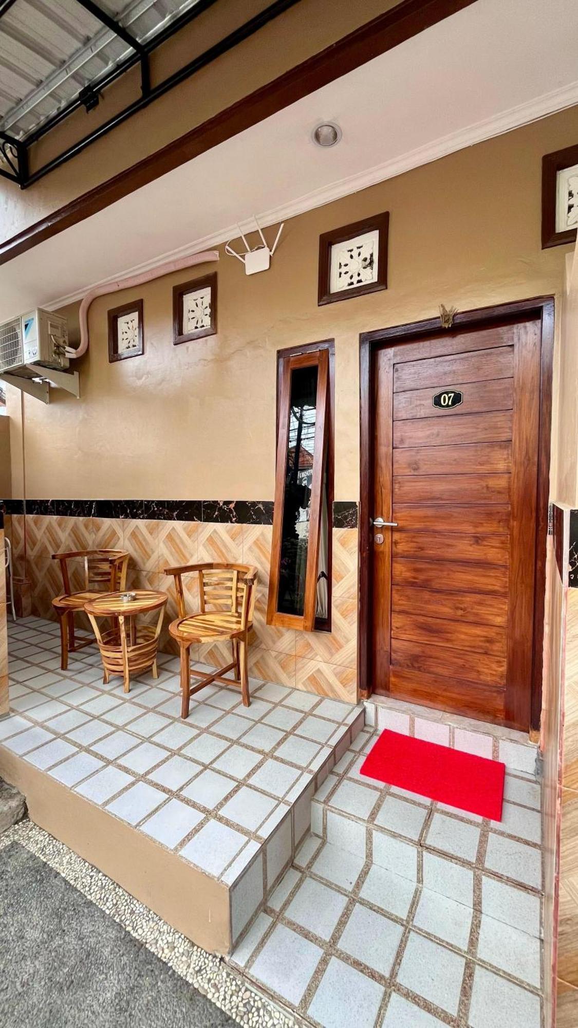 Homestay Dara House *